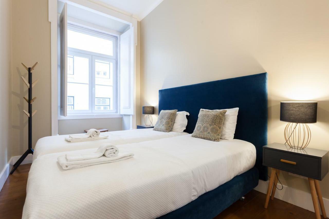 Baixa Vintage Three-Bedroom Apartment - By Lu Holidays ลิสบอน ภายนอก รูปภาพ