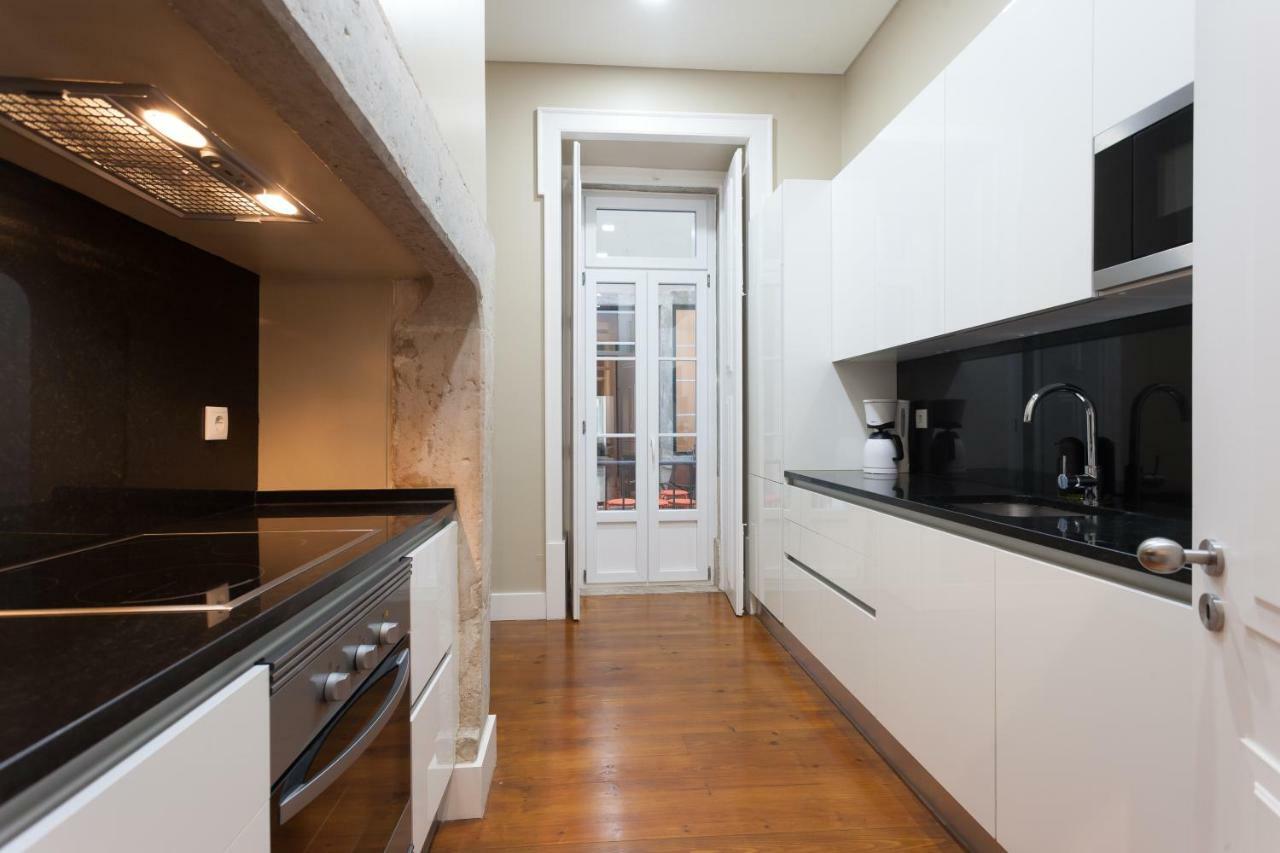 Baixa Vintage Three-Bedroom Apartment - By Lu Holidays ลิสบอน ภายนอก รูปภาพ